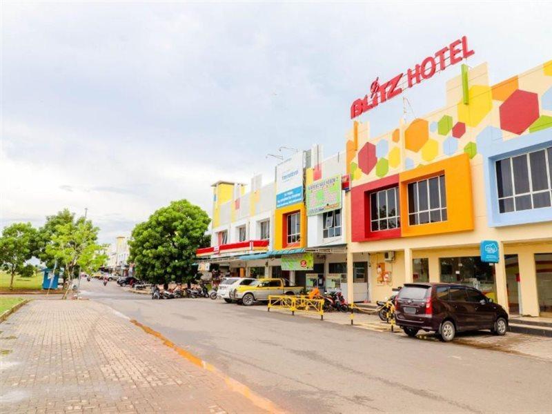 โรงแรมบลิตซ์ Batam ภายนอก รูปภาพ