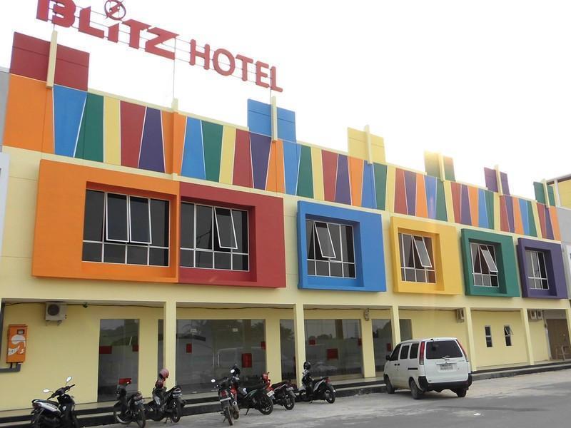 โรงแรมบลิตซ์ Batam ภายนอก รูปภาพ
