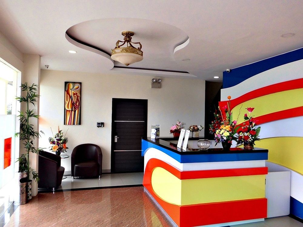 โรงแรมบลิตซ์ Batam ภายนอก รูปภาพ