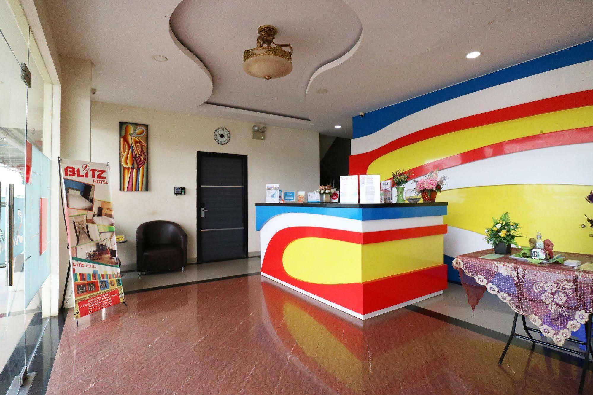โรงแรมบลิตซ์ Batam ภายนอก รูปภาพ