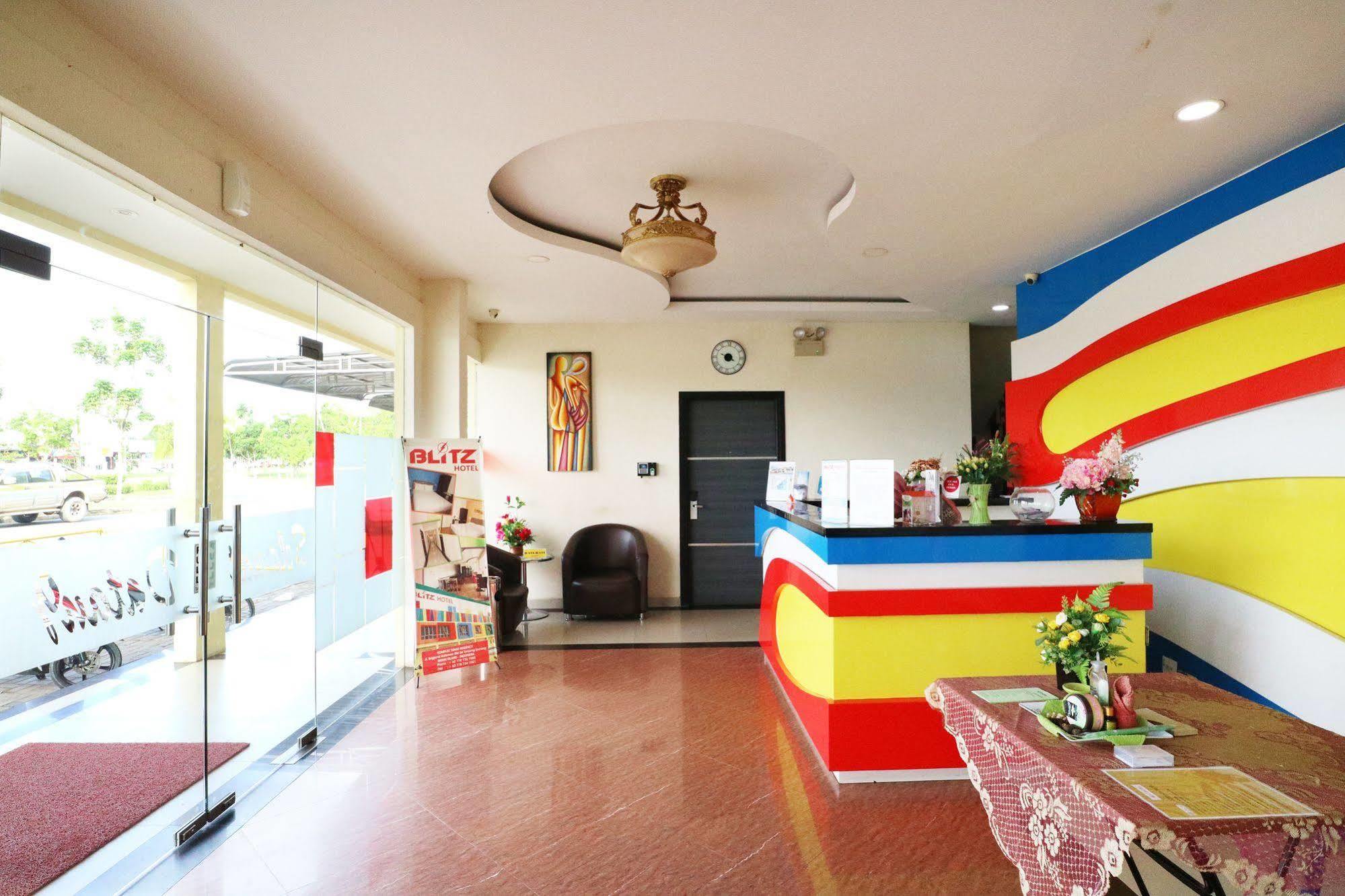 โรงแรมบลิตซ์ Batam ภายนอก รูปภาพ