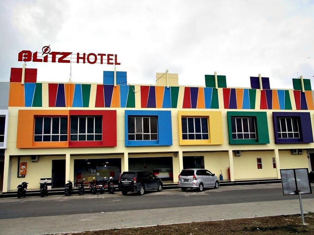 โรงแรมบลิตซ์ Batam ภายนอก รูปภาพ
